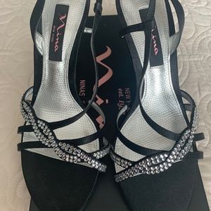 EUC - NINA BLACK SATIN DRESS SANDALS -6.5M